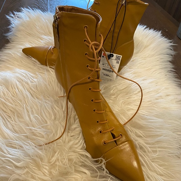 ZARA tan lace up booties (size 40) - Picture 3 of 3